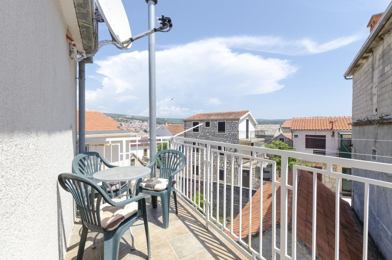 Apartments Mirko Primosten Exterior photo