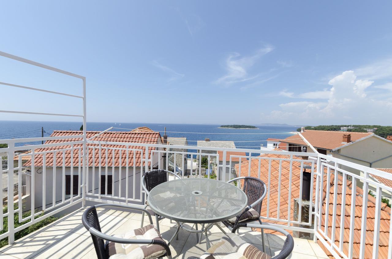 Apartments Mirko Primosten Exterior photo