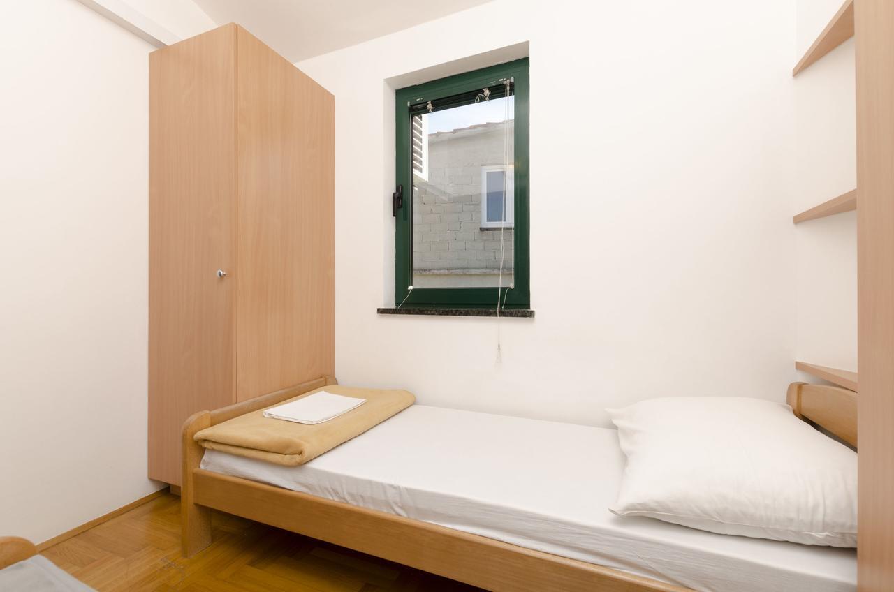 Apartments Mirko Primosten Exterior photo